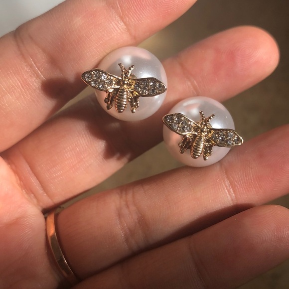 Bee Earrings - Picture 5 of 8